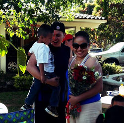 Festejando a Annahi Valdez