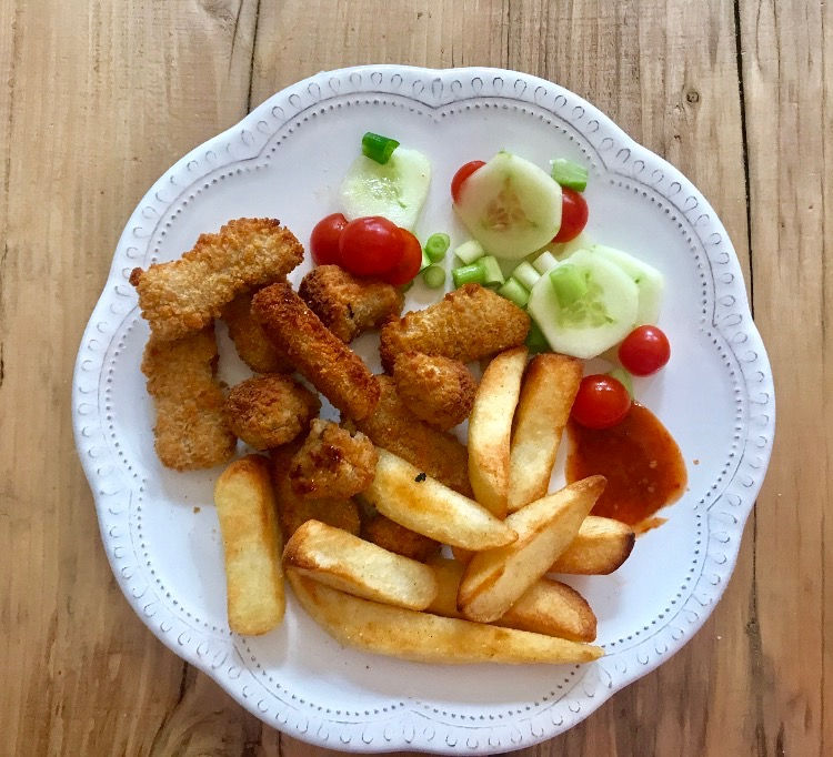 Even vegans can have a lazy day...Vegan Chicken Nuggets and Chips