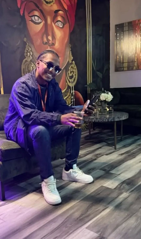 PARIS RAFEAL WILLIAMS DESIGNER OF LUN DUN, IN THE CAPTIAL, HARRISBRUG PA