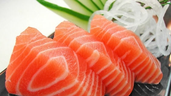 SAKE SASHIMI (3pcs)