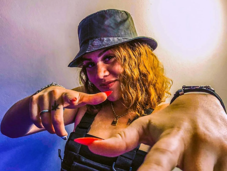 MC Triz | MC Peregrina