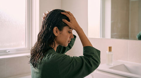 Dry Scalp Solutions That Actually Work: An Indian Guide to Flake-Free, Healthy Hair