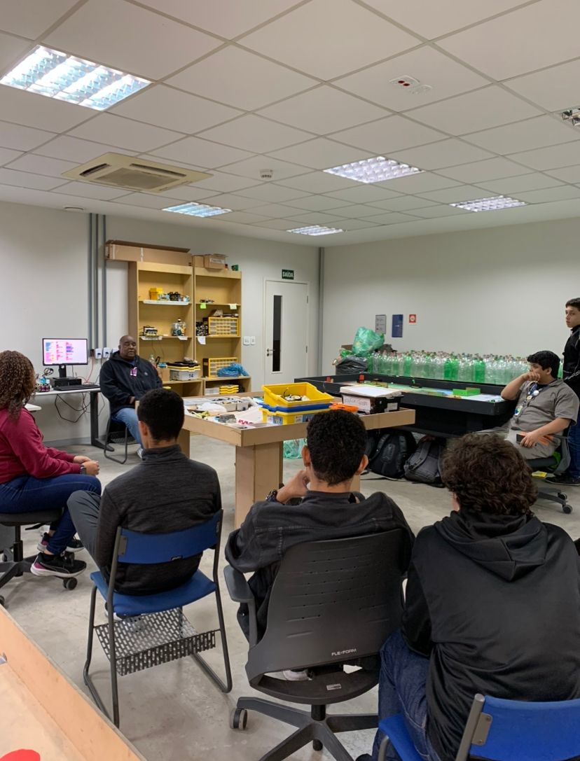 Reunião com sanduba.