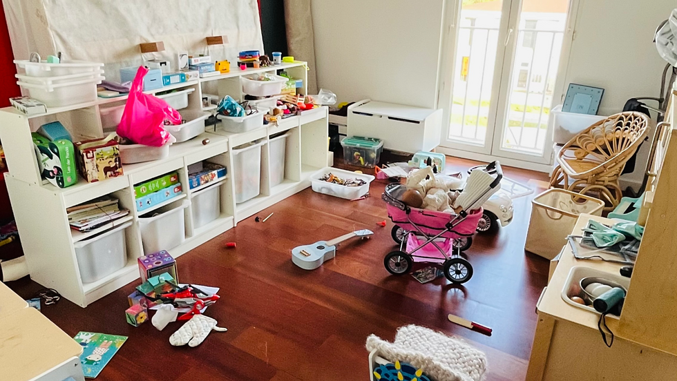 avant, un espace désordonné, les enfants ramenaient leurs jeux dans le salon