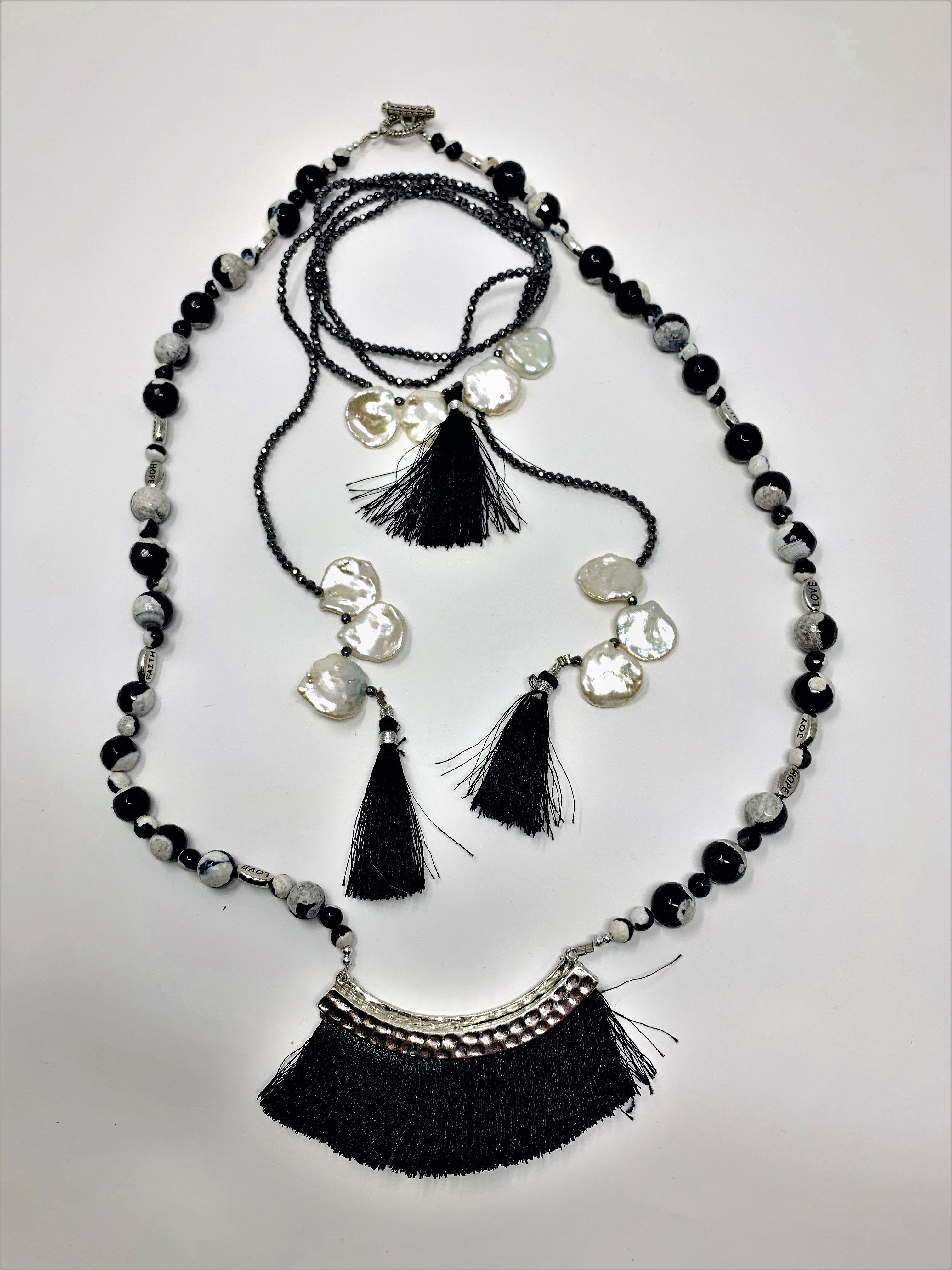 Good Omen Pearls and Beads Necklace