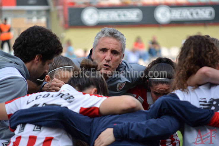 Joseba Agirre, sobre sus jugadoras: “Me voy con ellas al fin del mundo”