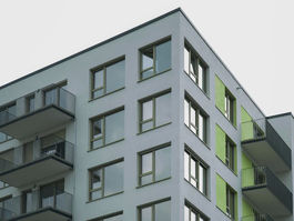 What Senior Living Facilities Should Look for in Executive Directors 🏢👩‍⚕️👨‍⚕️