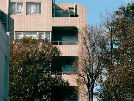 The Link Between Executive Leadership and Occupancy Rates in Residential Real Estate 🏢📊