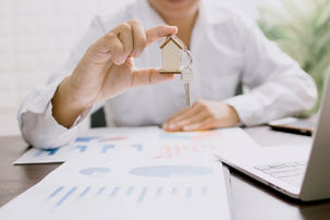 How Millennial and Gen Z Buyers Are Reshaping the Housing Market 🏡📈