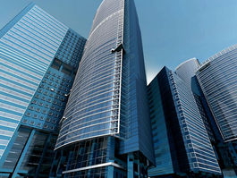 🏢 What Is a Real Estate Asset Management Staffing Firm?