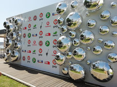 Rock in Rio photobooth photocall painel logomarca logotipo empresas balão decoração