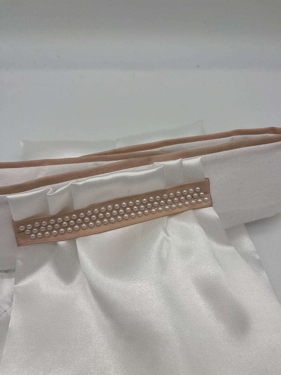 Miniaturbild: Maßgefertigtes Plastron