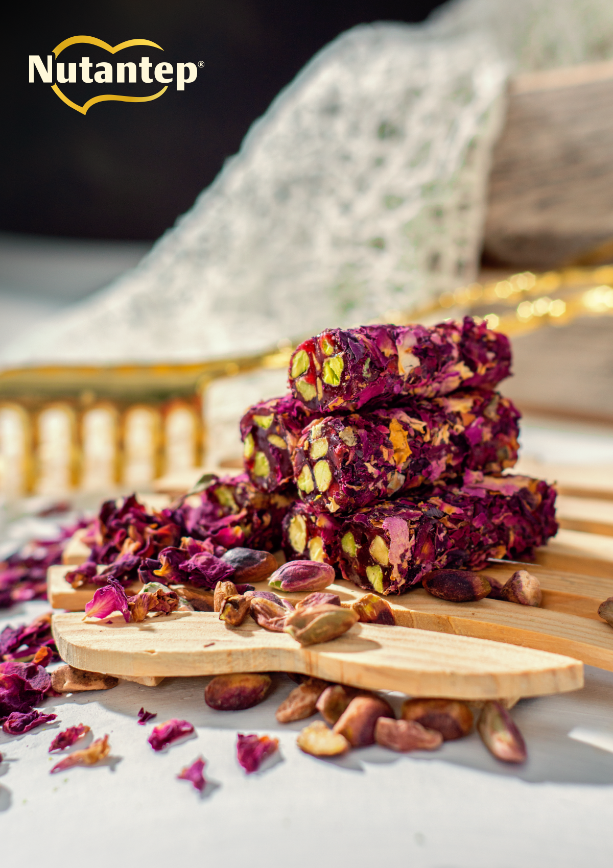 Extra Bol Antep Fıstıklı Steril Gül Yaprağı Kaplı Parmak Lokum