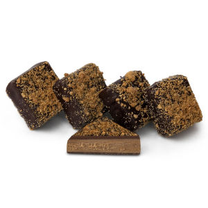 Chocolate squares with crumbly topping