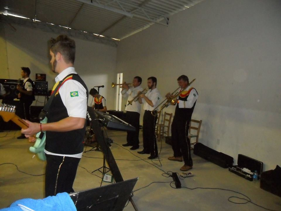 BANDA ALVORECER (4)