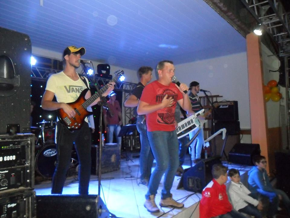 BANDA ALVORECER (3).jpg