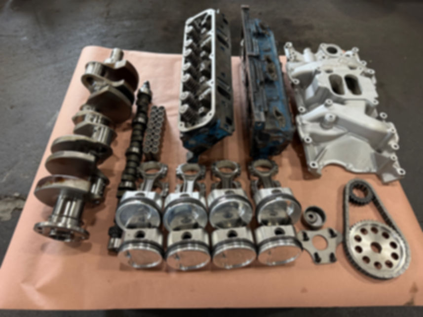 360 Chrysler rotating Assembly and Magnum Ported Polished Heads