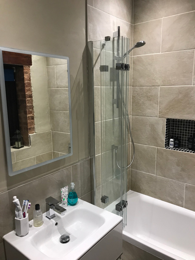 The Bathroom - Heron Cottage Devon