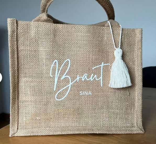 Miniaturbild: Jutetasche "Braut" mit Namen und Anhänger