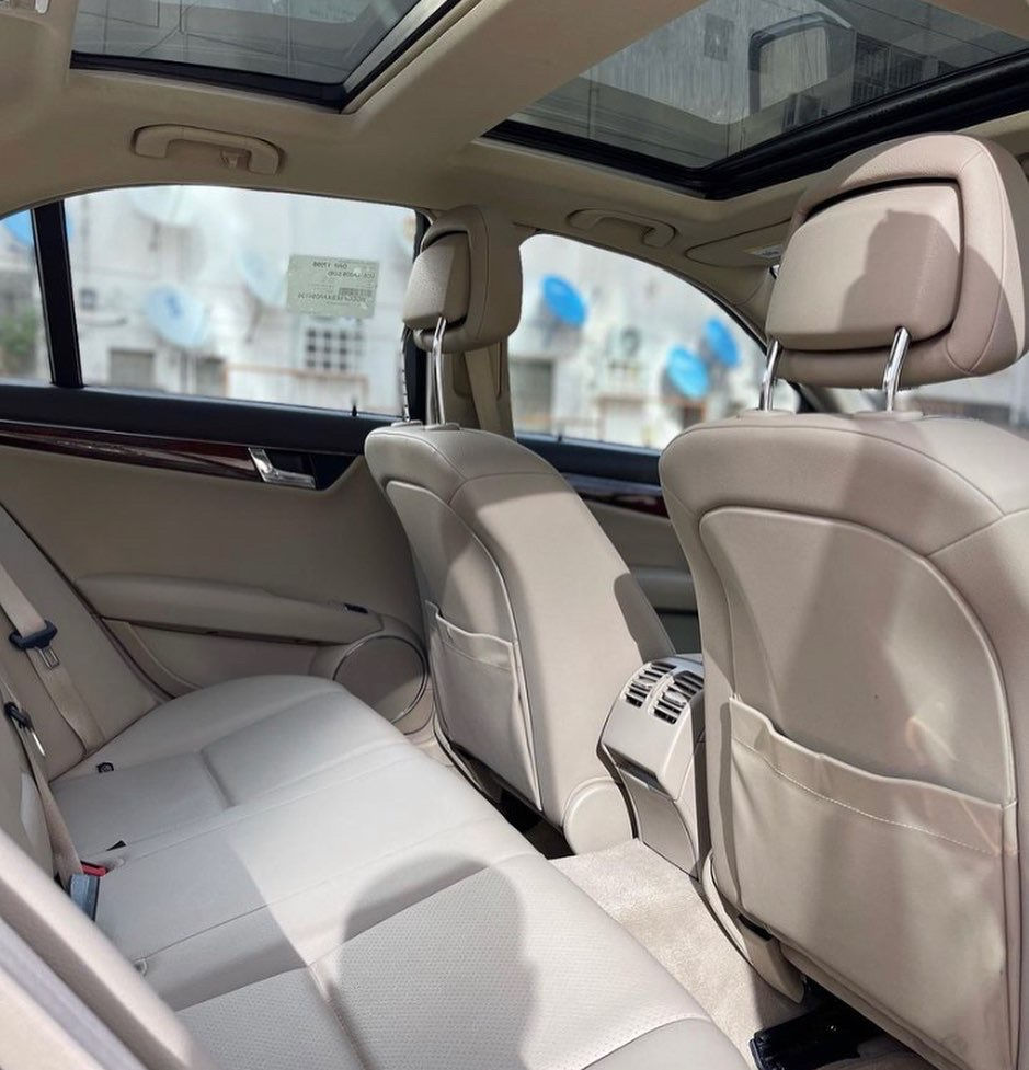 Thumbnail: 2010 Mercedes Benz C300 