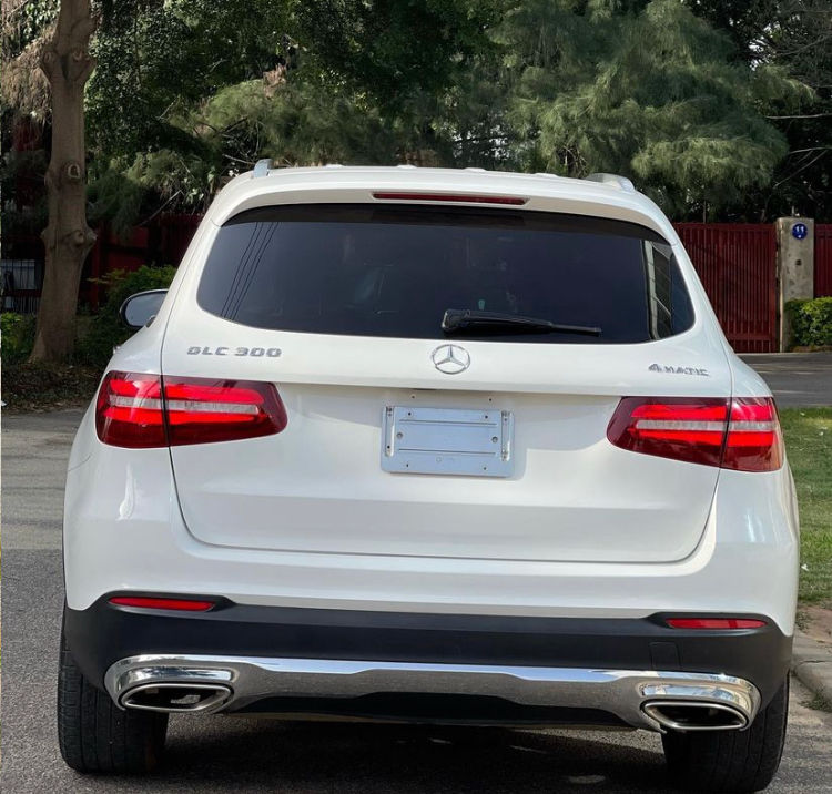 Thumbnail: 2016 Mercedes-Benz GL 300 4 matic