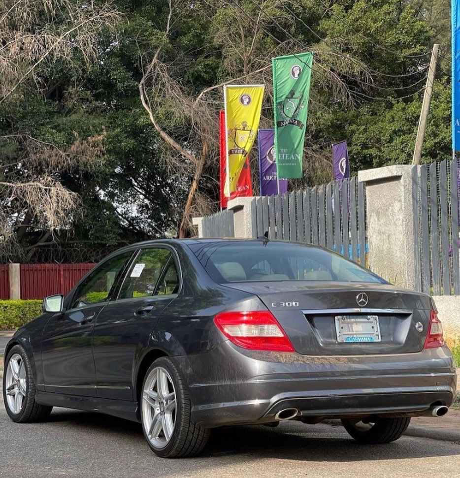 Thumbnail: 2010 Mercedes Benz C300 
