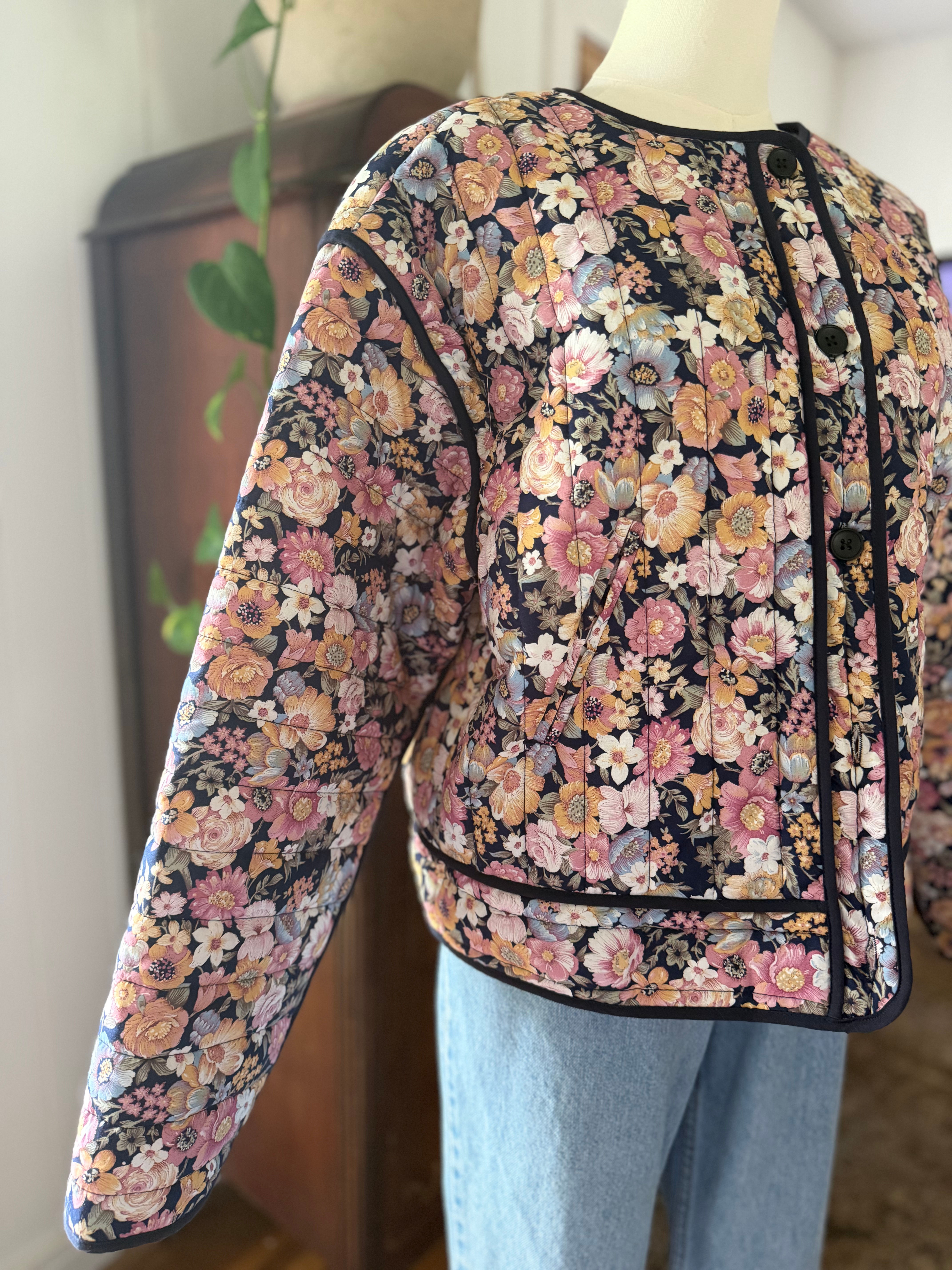 Size L Quilted Floral Jacket, Navy Pink Botanical Print Collarless Coat