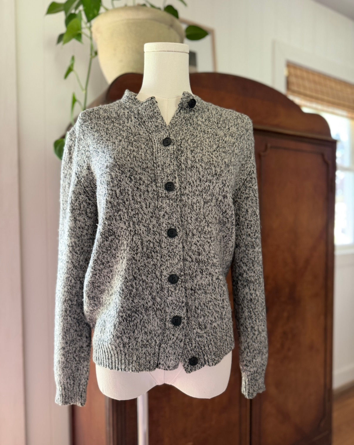 Small Isaac Mizrahi Wool Blend Cardigan