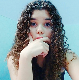 Meu nome é Jéssica, tenho 18 anos e moro em Duque de Caxias - RJ. Filmes e livros são minhas paixões, assim como a vida marÃtima. Pretendo me formar em biologia e me especializar em biologia marinha, pois acho fascinante como pode existir um outro mundo aqui mesmo na Terra. Mergulhar no mar é como mergulhar em um mundo novo, igualmente quando lemos um livro, embarcamos em uma viagem para outro lugar, sem sair da poltrona.