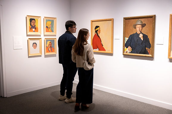 When our eyes touch: Behind the Scenes of an Exhibition in the Making