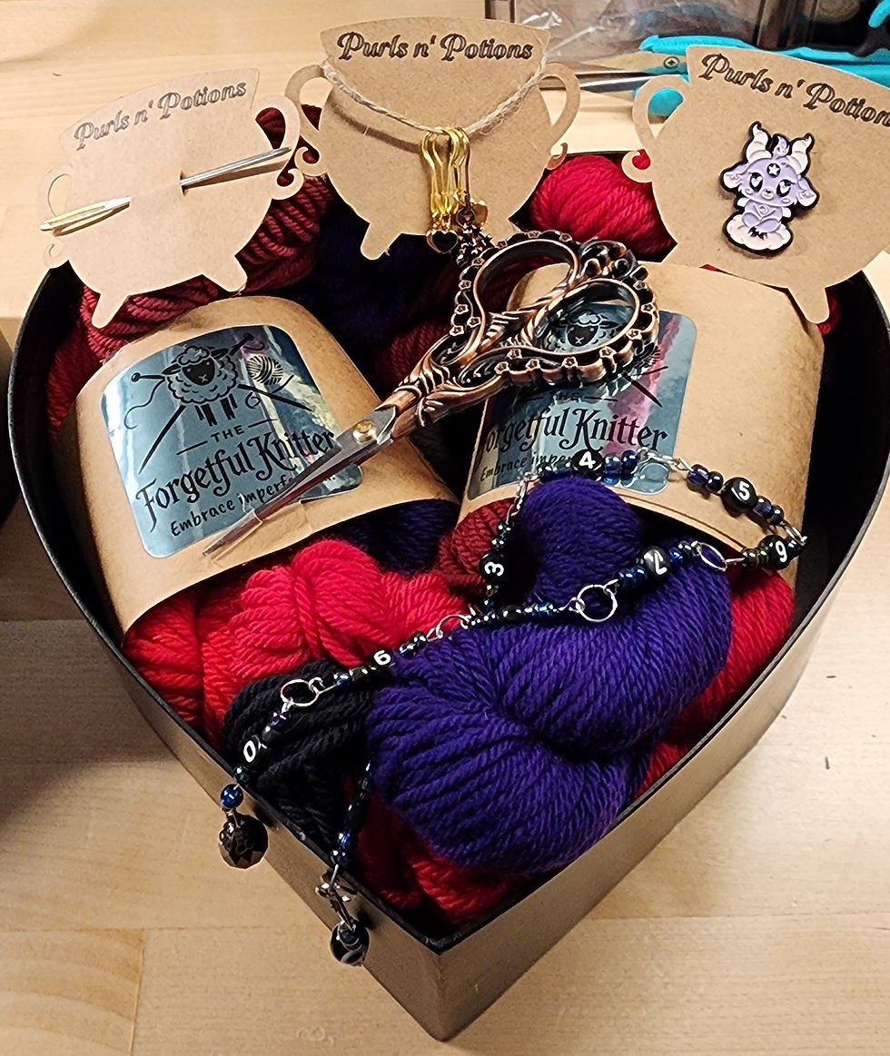 Miniatura: My Cara Mia gift set with 588 yards of cashmere yarn, obsessed black row counter, Baby Goat Pin (Baby Baphamet), Scissors