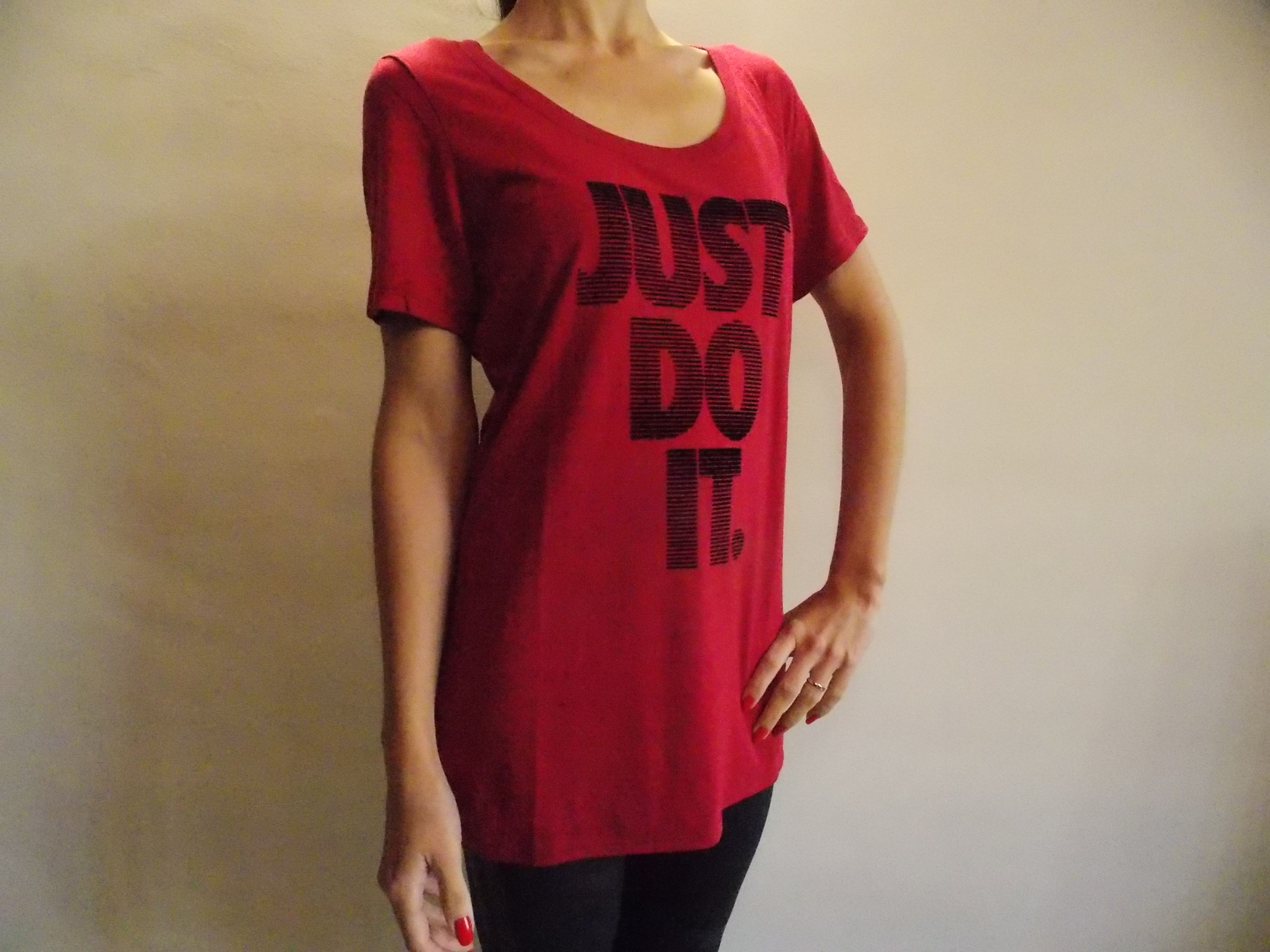 Remera Nike Mujer-the Nike Tee Just Do It-athletic Cut- Roja