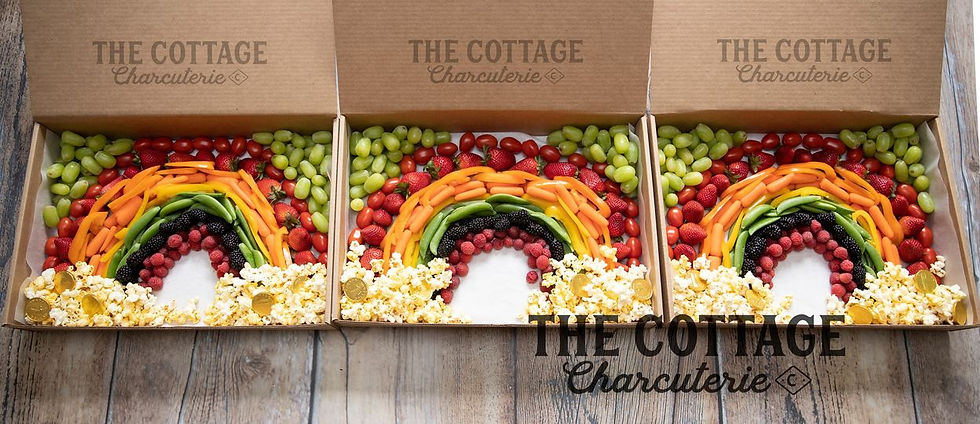 الصورة المصغرة: Rainbow Fruit & Veggie Platter