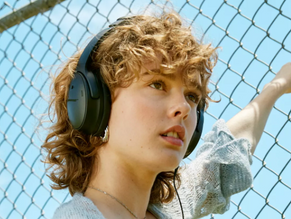 4 "Top 10 Over-Ear Headphones in 2024: A Detailed Comparison and Review"