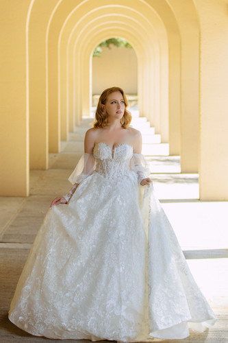 princess cut wedding dress Gown Party V-Neck Wedding Dresses Kleinfeld Bridal The train of the dress with sequins and lace on a sparkle tulle underlay will give you an extra touch of elegance as the design of this dress looks like it was custom made for you Detachable puff sleeve wedding dress
