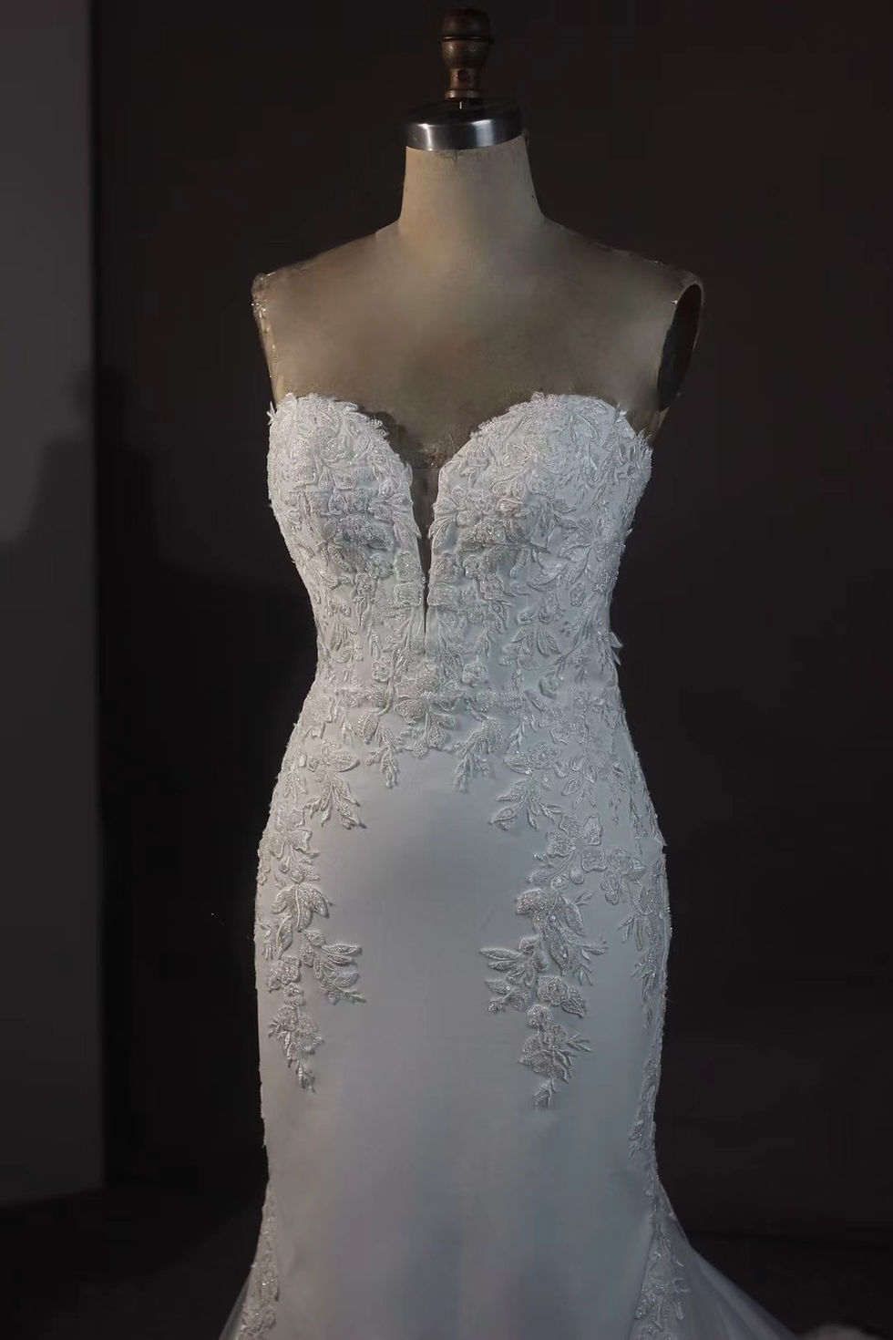 Thumbnail: Mermaid Beaded Lace Wedding Dress