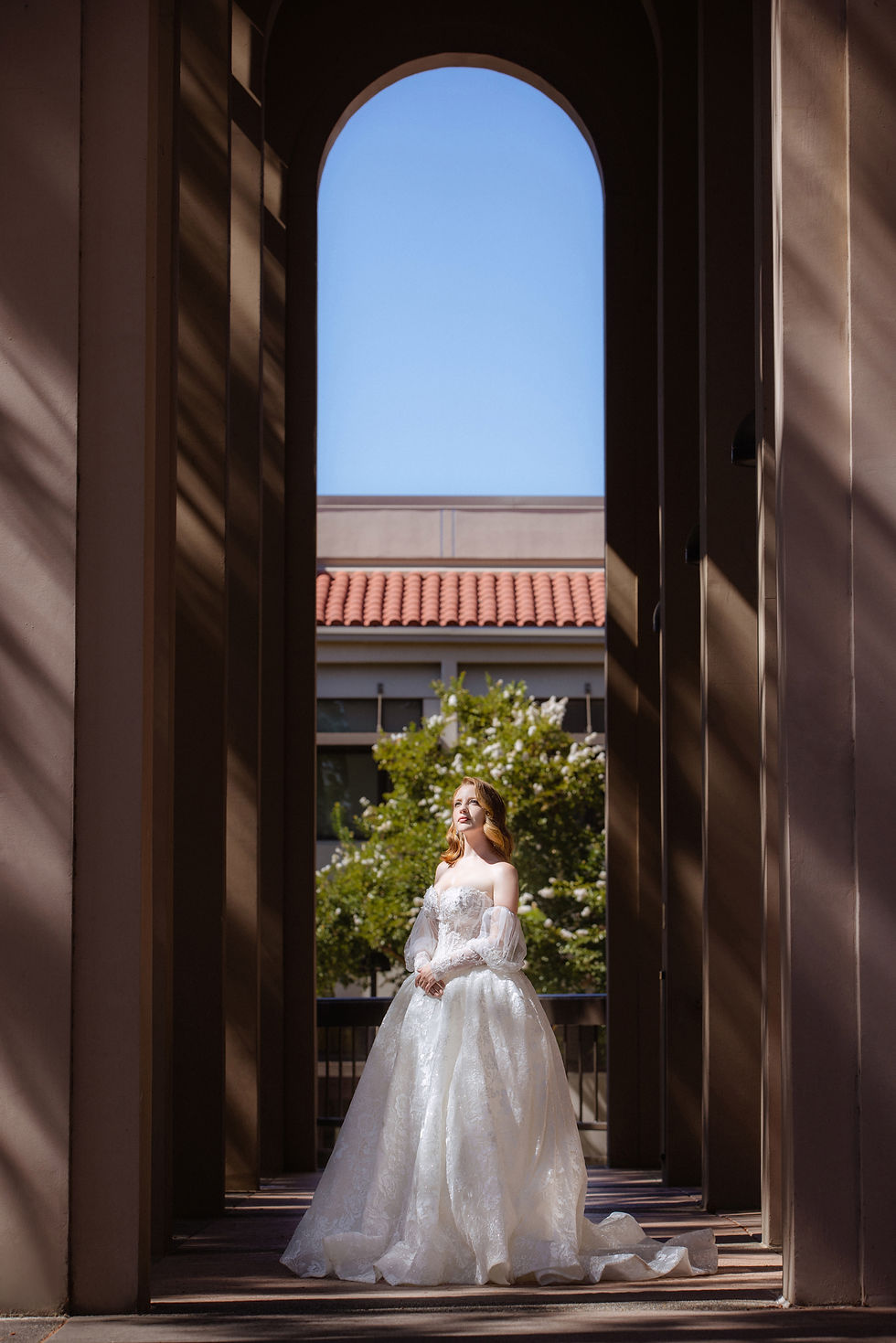 Thumbnail: Princess-cut Puffed Sleeves Wedding Gown