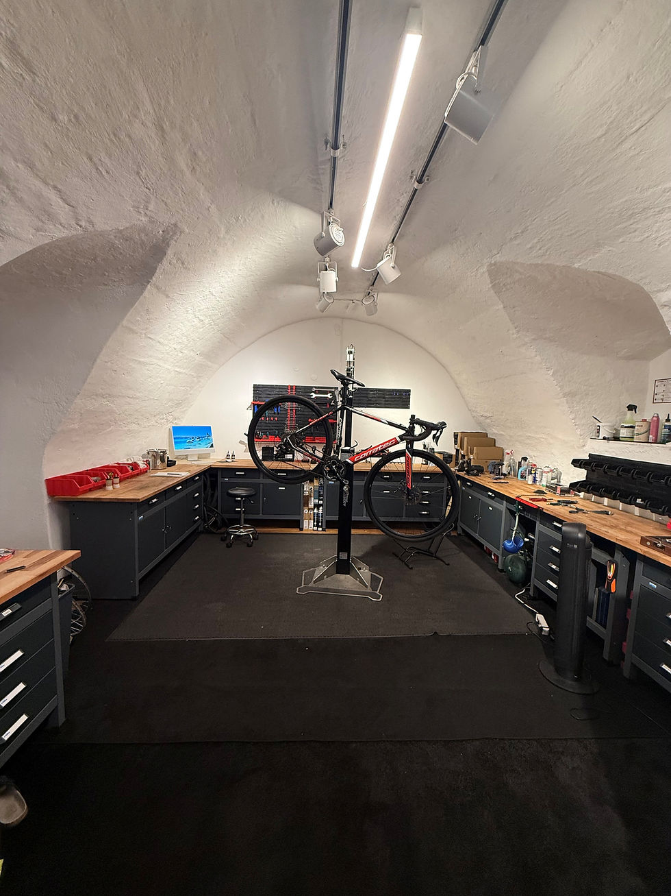Fahrradwerkstatt Karlinger Racingbikes Dornbirn.jpg