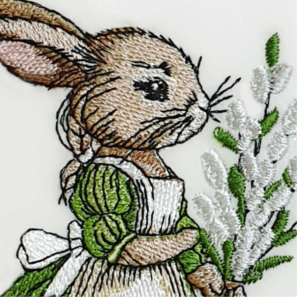 Thumbnail: Servetten voor Pasen geborduurd met wilgentak