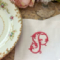 Katoenen servetten met single vine monogram geborduurd