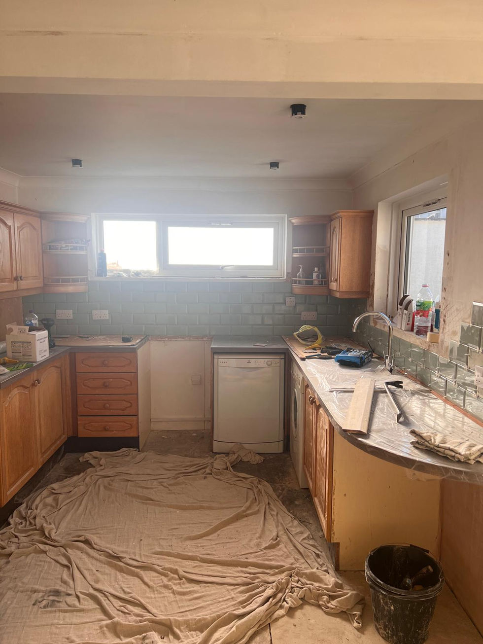 kitchen fitter cornwall