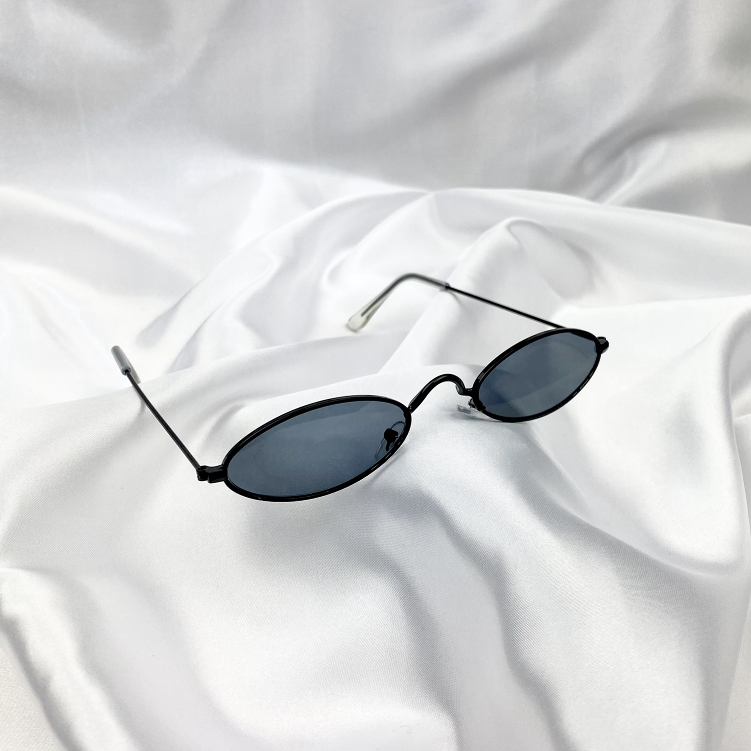 Black Retro Oval Sunglasses