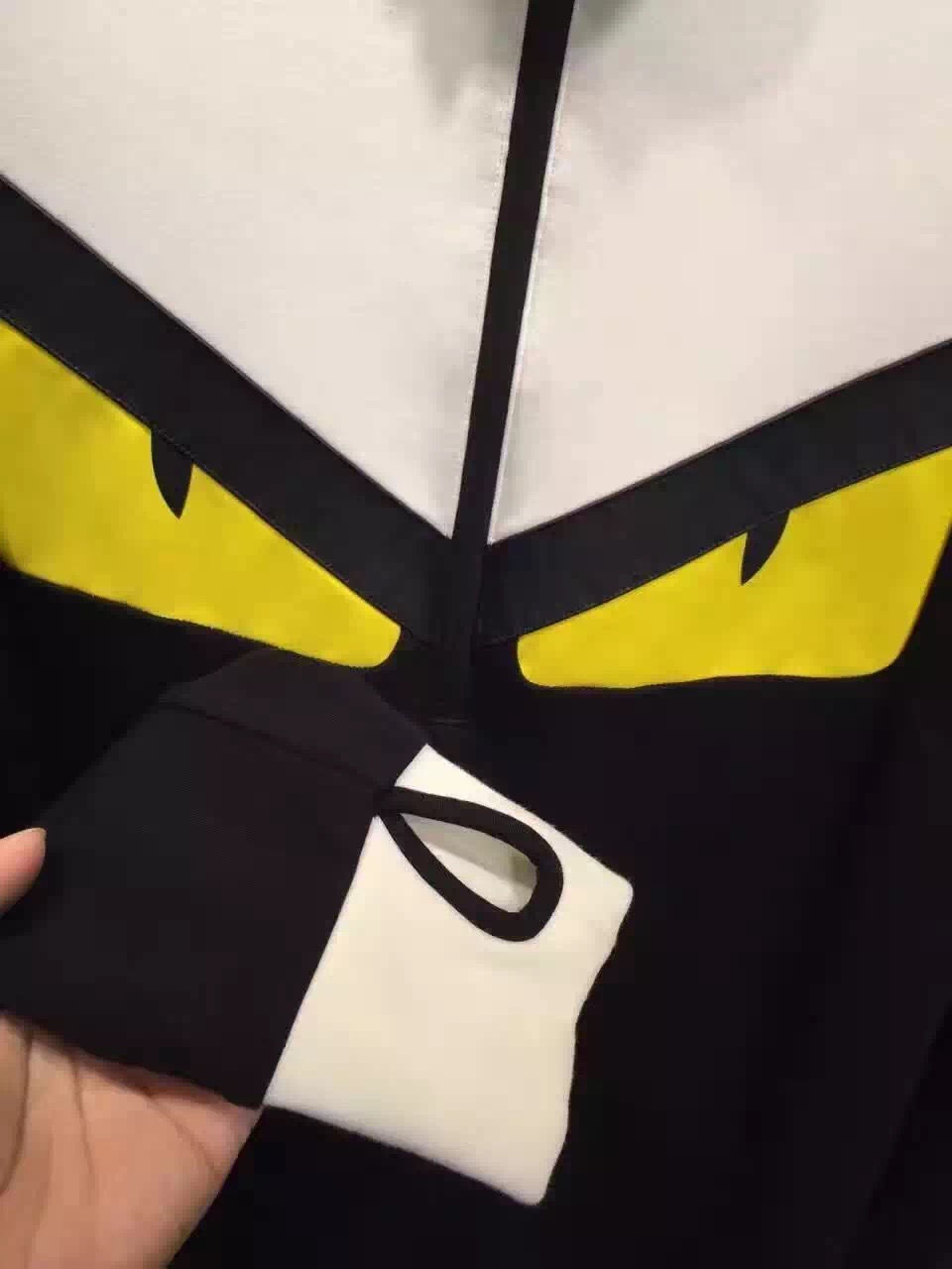 תמונה ממוזערת: ג׳קט Fendi שחור עם גב לבן