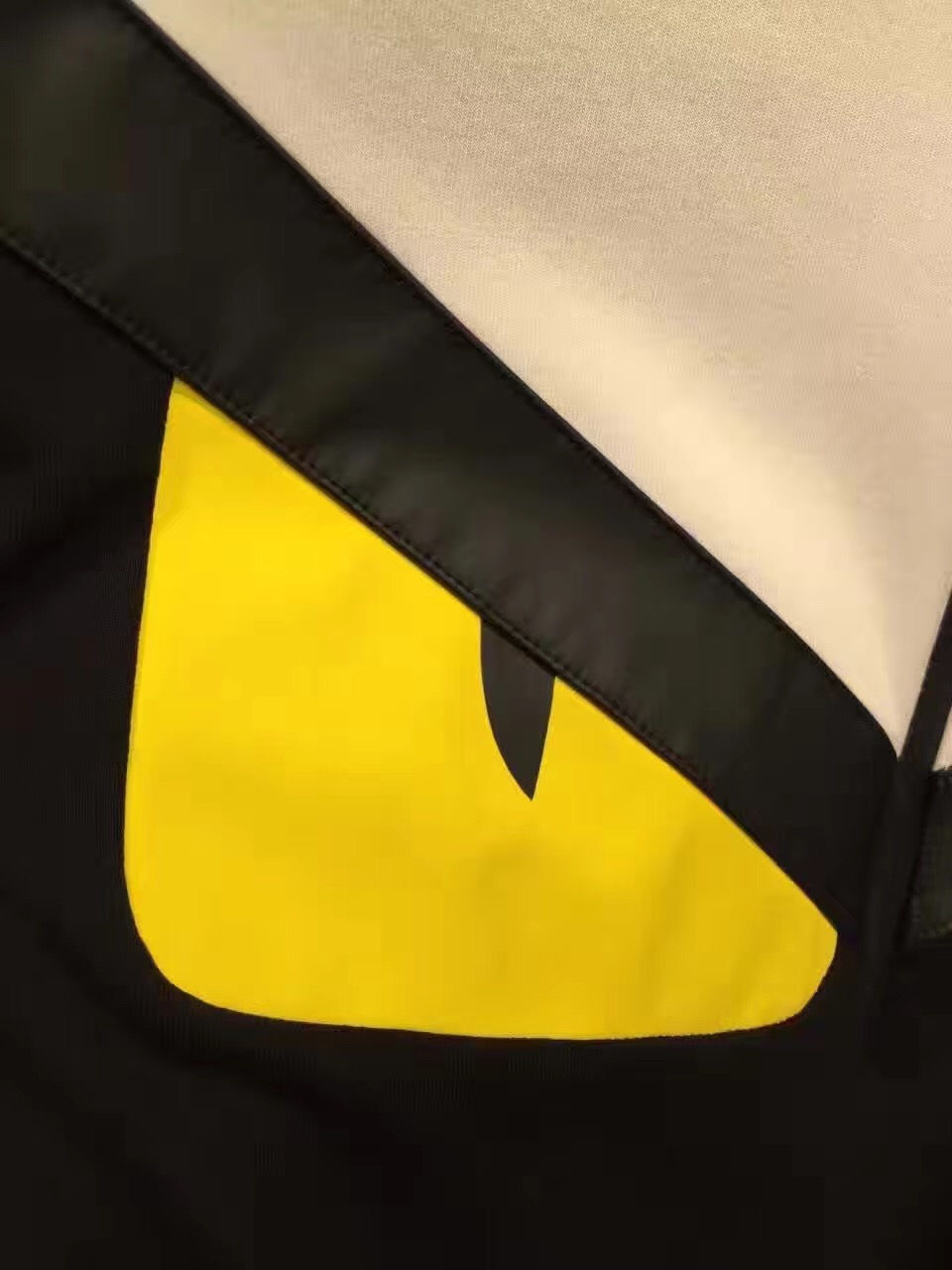 תמונה ממוזערת: ג׳קט Fendi שחור עם גב לבן