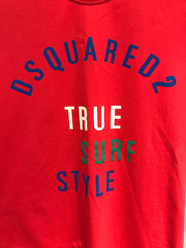 תמונה ממוזערת: חולצת Dsq עם כיתוב גלישה