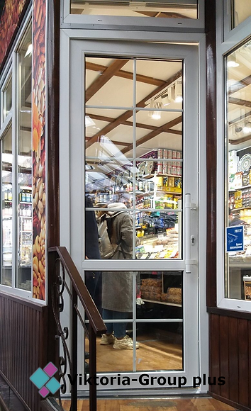 Вхідні двері Рехау