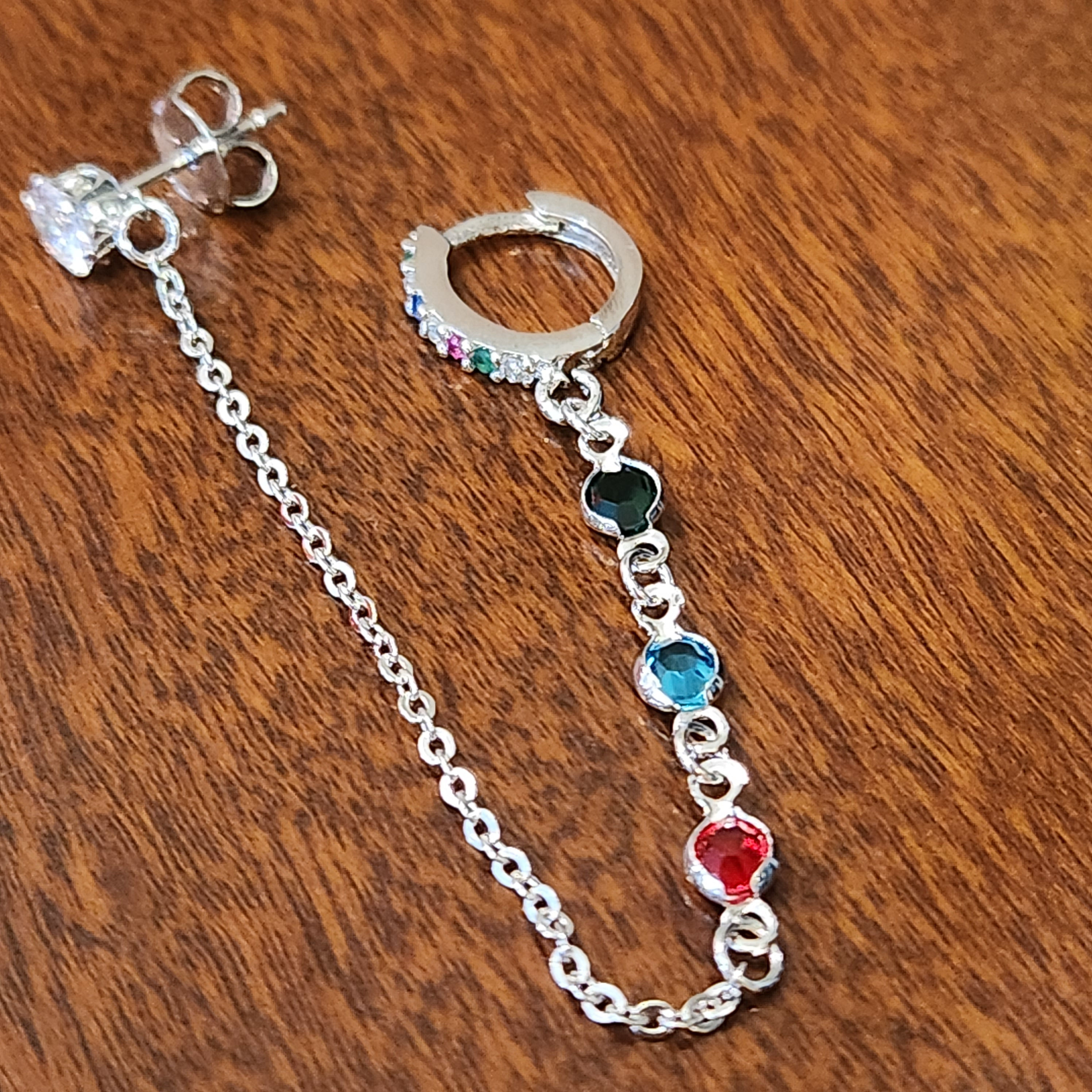 Brinco argolinha piercing cravejada