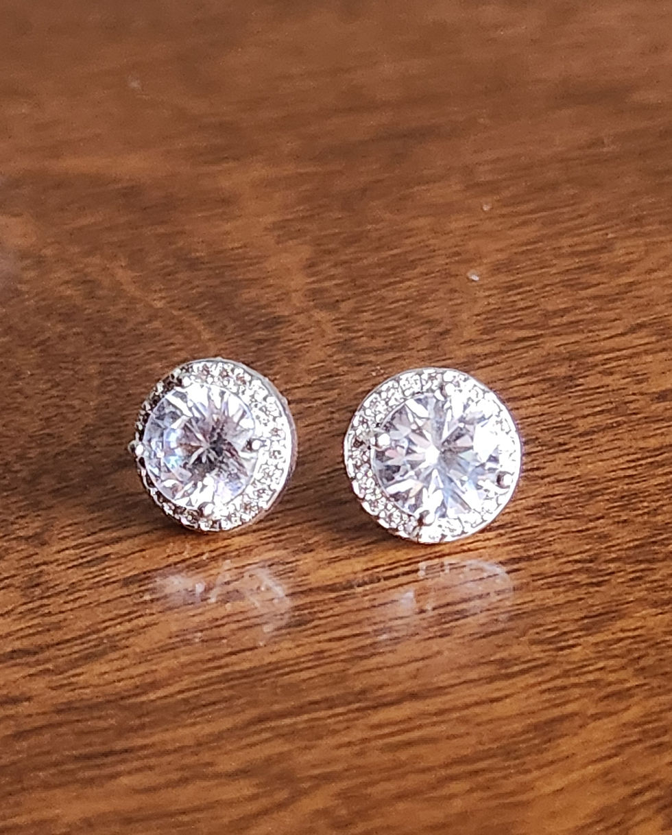 Miniatura: Brinco ponto de luz e zircônias.  Prata 925.