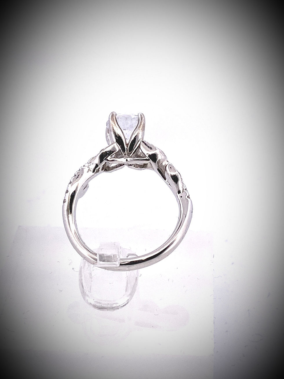 Thumbnail: 18KT semi mount Parade design 