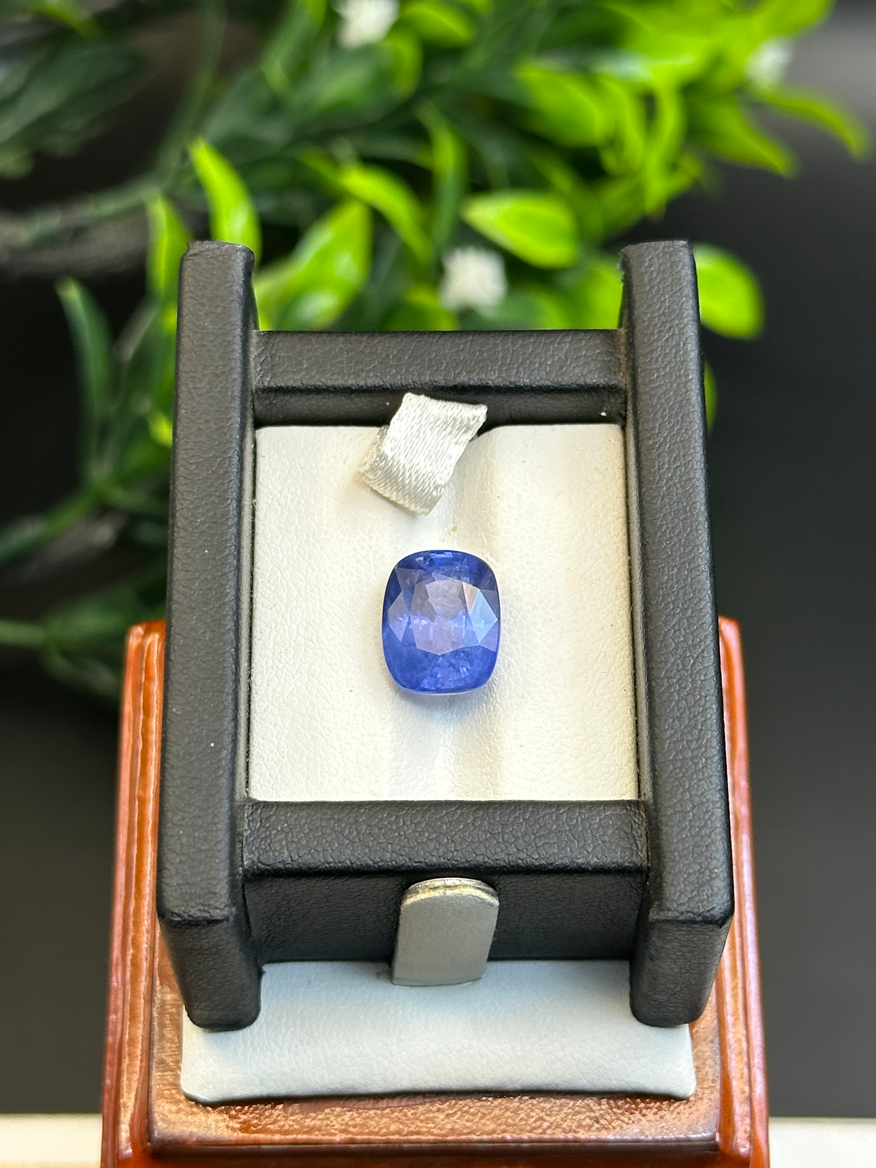 Natural Srilanka Sapphire نیلم  ‎سيلون Stone 